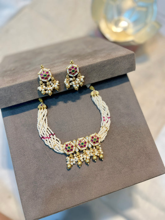 Pearl and Stone Motif Necklace Set