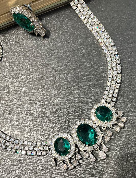 Emerald Center Zircon Necklace Set