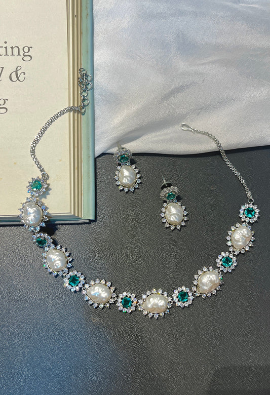 Green Zircon Pearl Choker Necklace