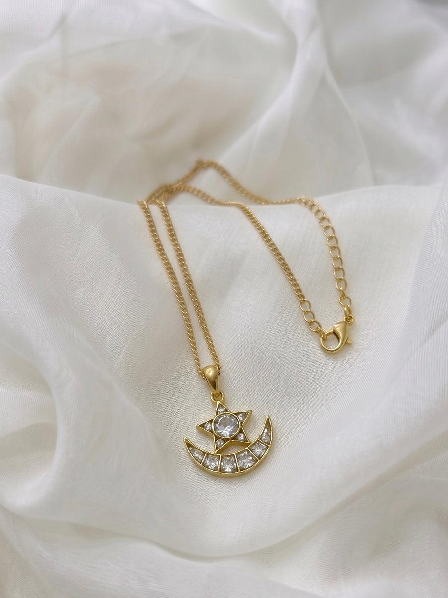 Chandtara Crescent Pendant Necklace