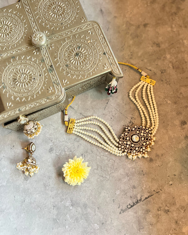 Polki Pearl Necklace with Zircon Motif