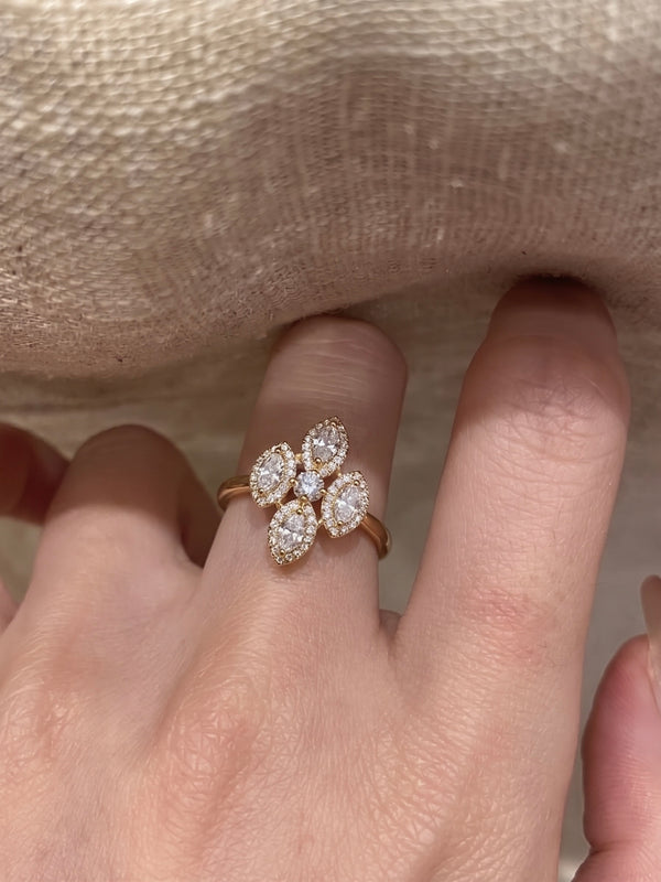 Eira Four Petal Zircon Ring