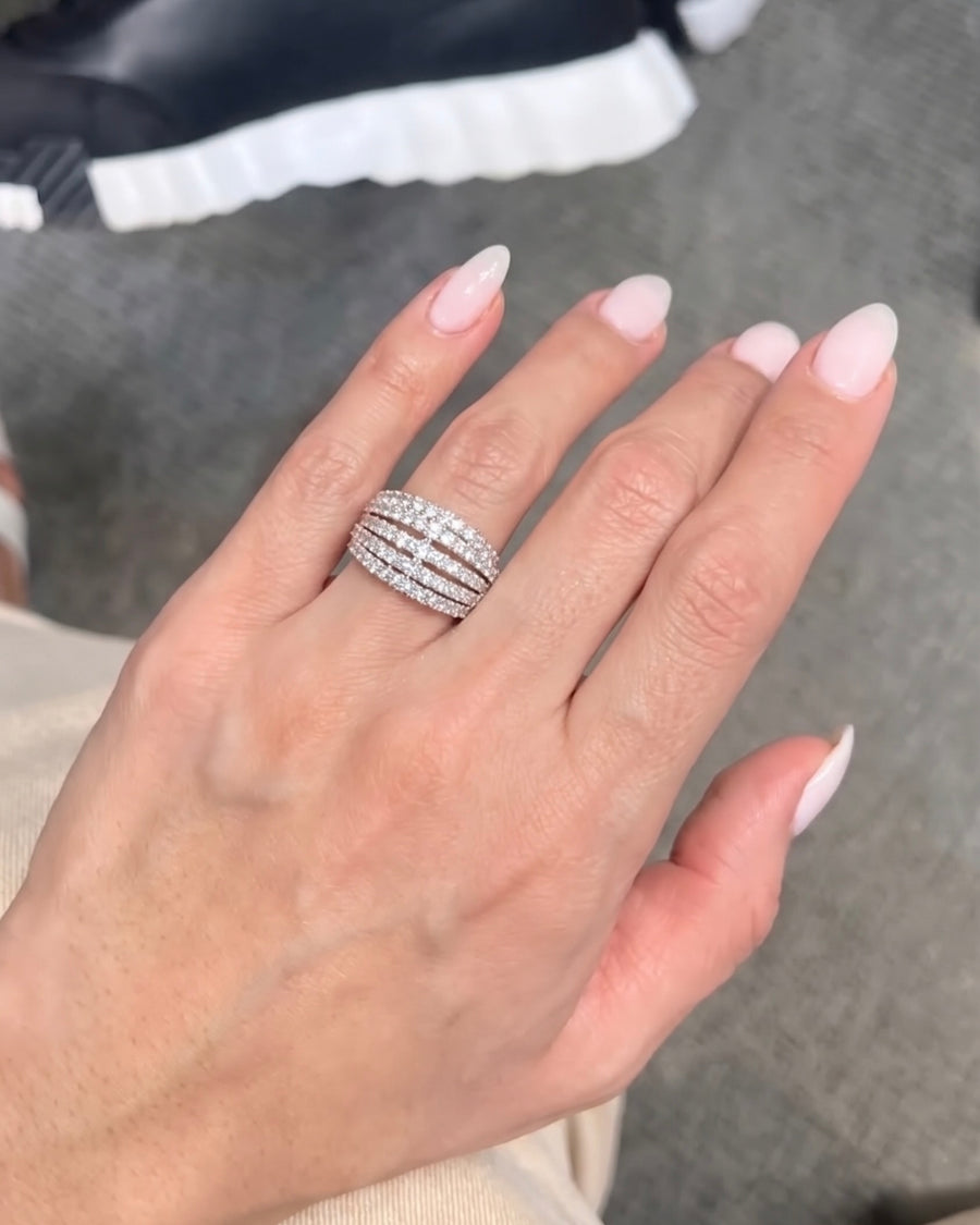Lune Classic Zircon Band Ring