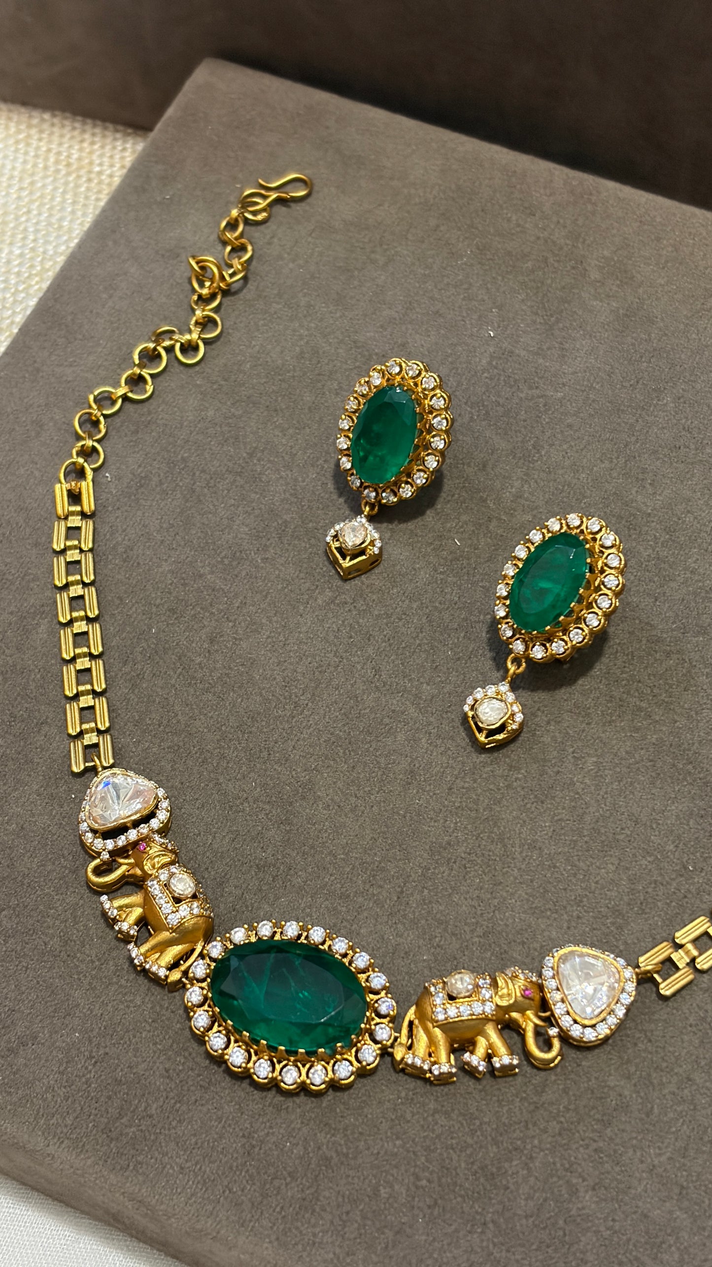 Emerald Elephant Heritage Necklace Set
