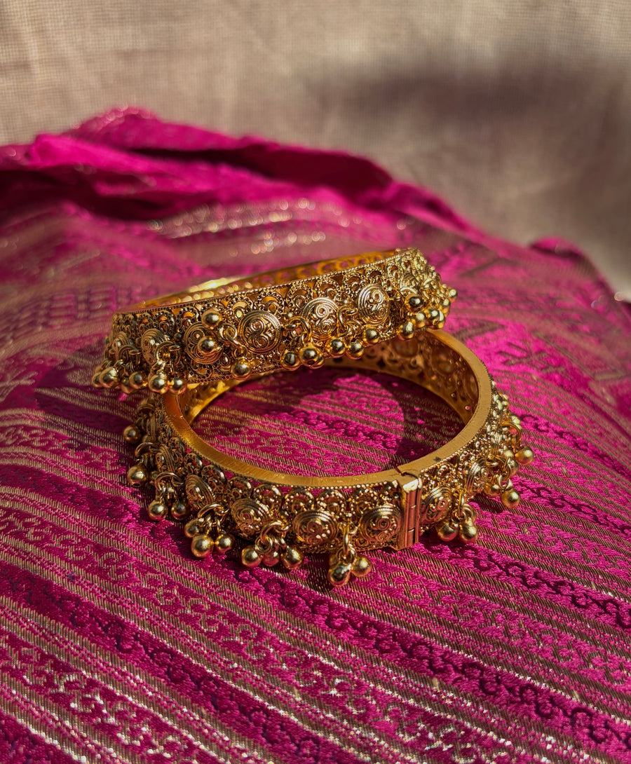 Shaili Traditional Temple Bangle Set