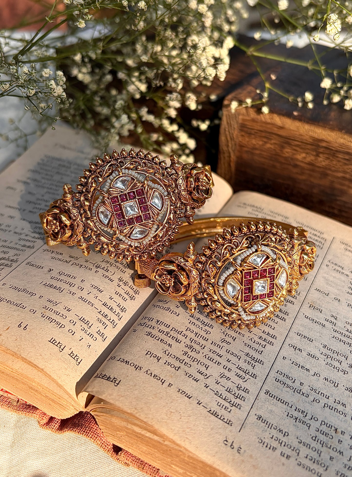 Rajshree Oval Nakshi Temple Bangle Set