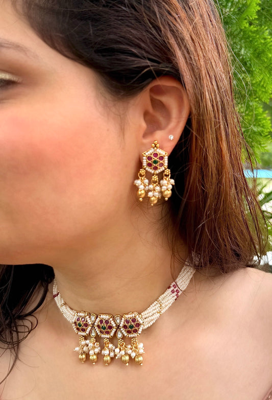 Pearl and Stone Motif Necklace Set