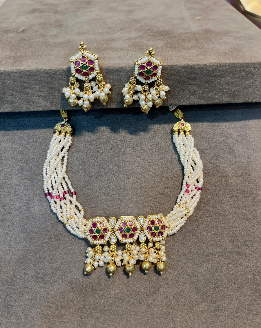 Pearl and Stone Motif Necklace Set