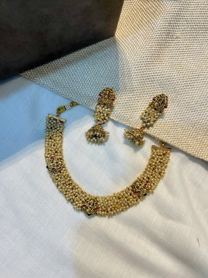 Pearl Guccha Necklace Set in Gold Finish