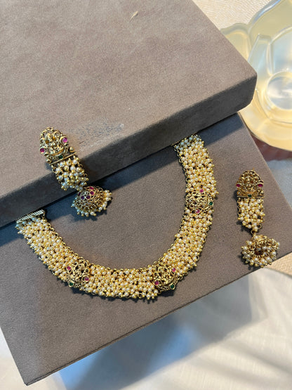 Pearl Guccha Necklace Set in Gold Finish