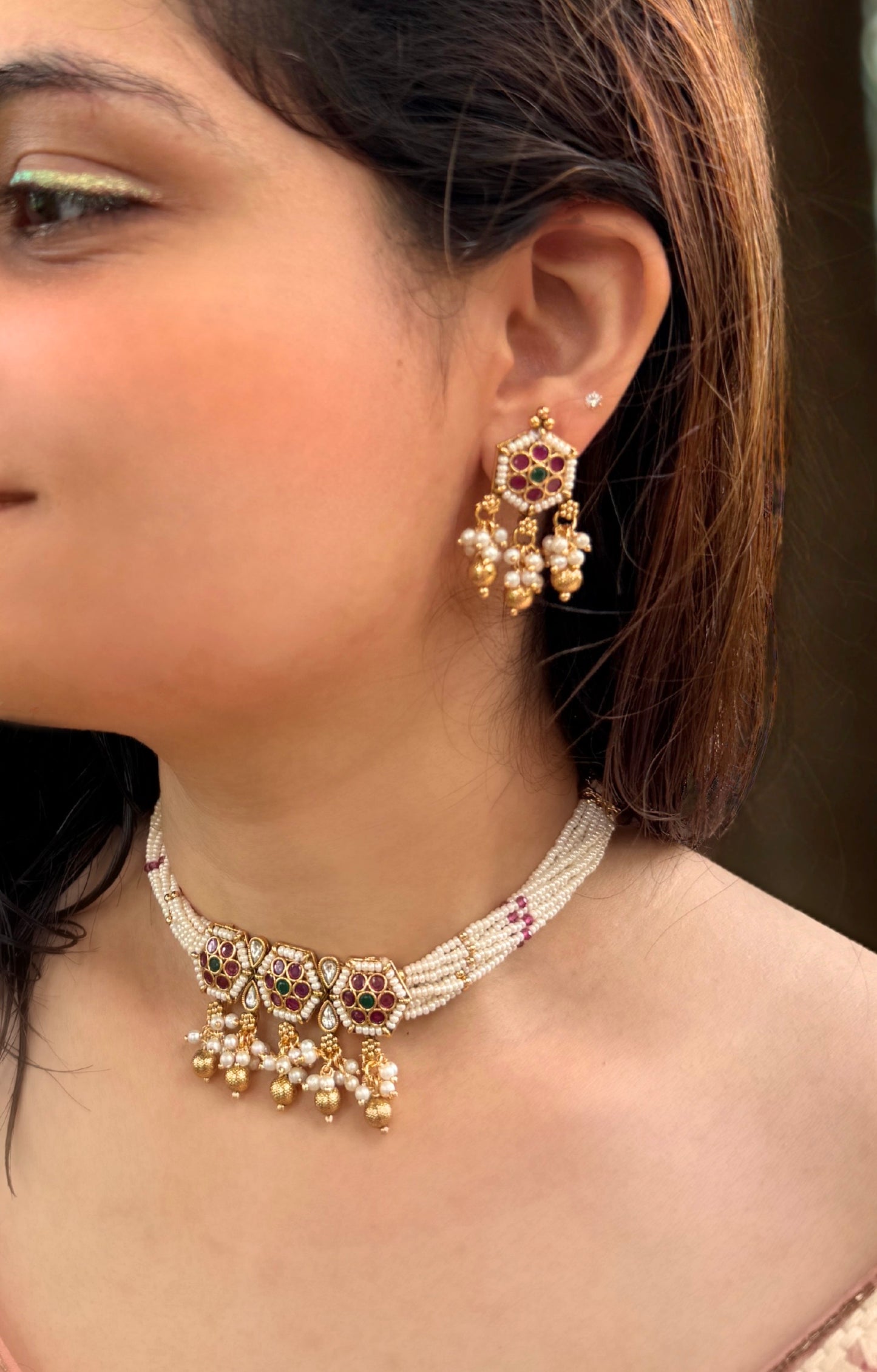 Pearl and Stone Motif Necklace Set