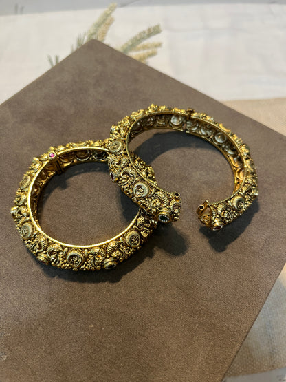 Gold Carved Temple Stone Bangles