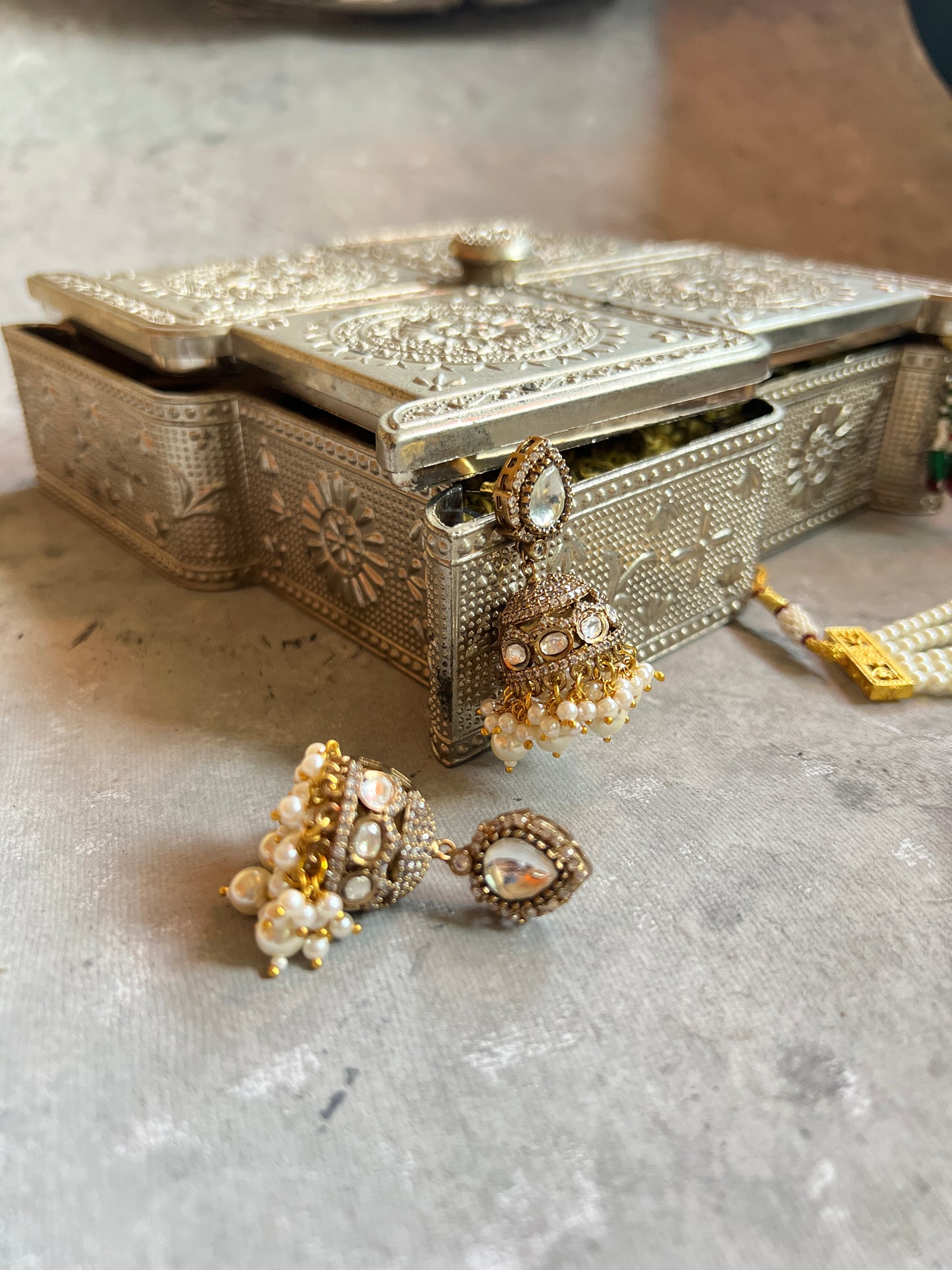 Polki Pearl Necklace with Zircon Motif