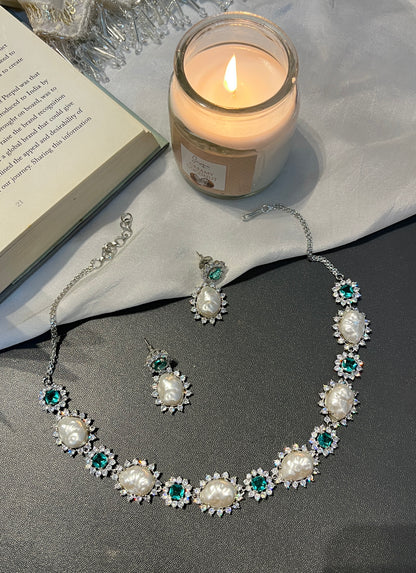 Green Zircon Pearl Choker Necklace