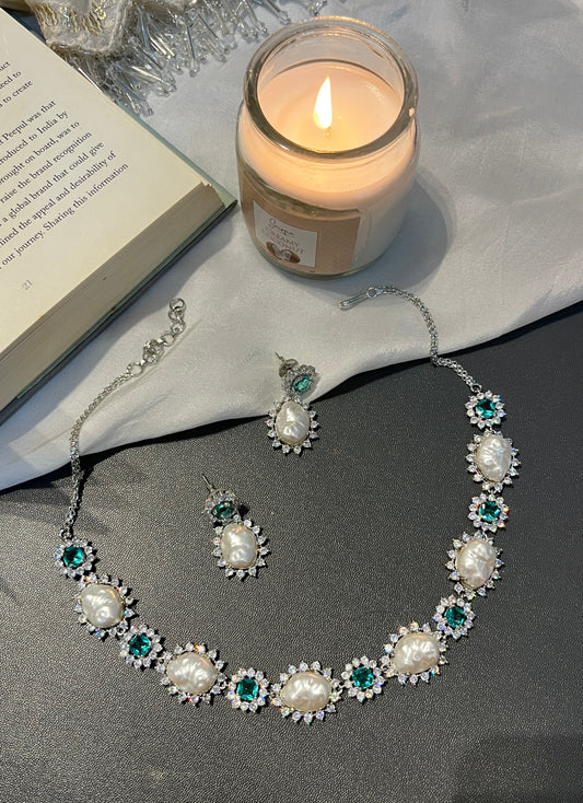 Green Zircon Pearl Choker Necklace