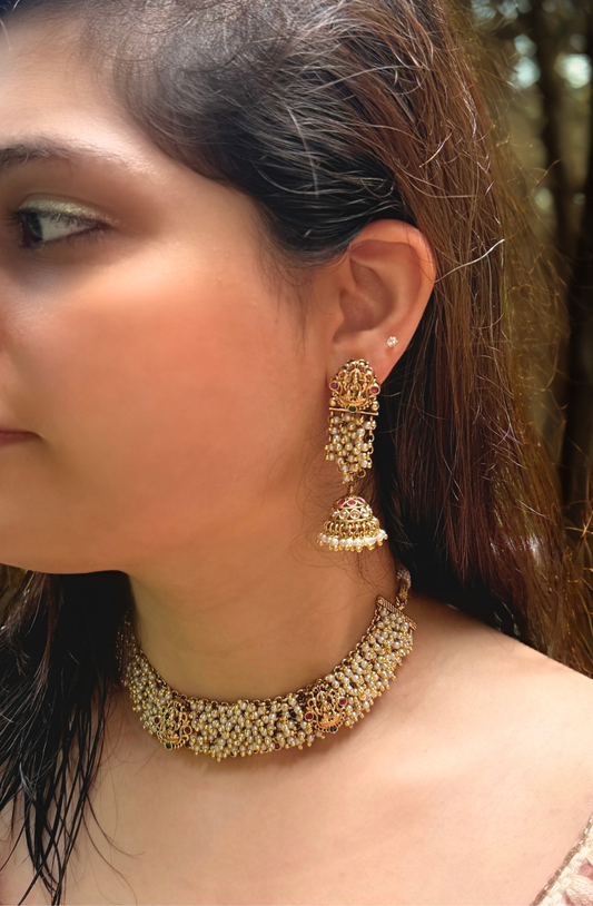 Pearl Guccha Necklace Set in Gold Finish