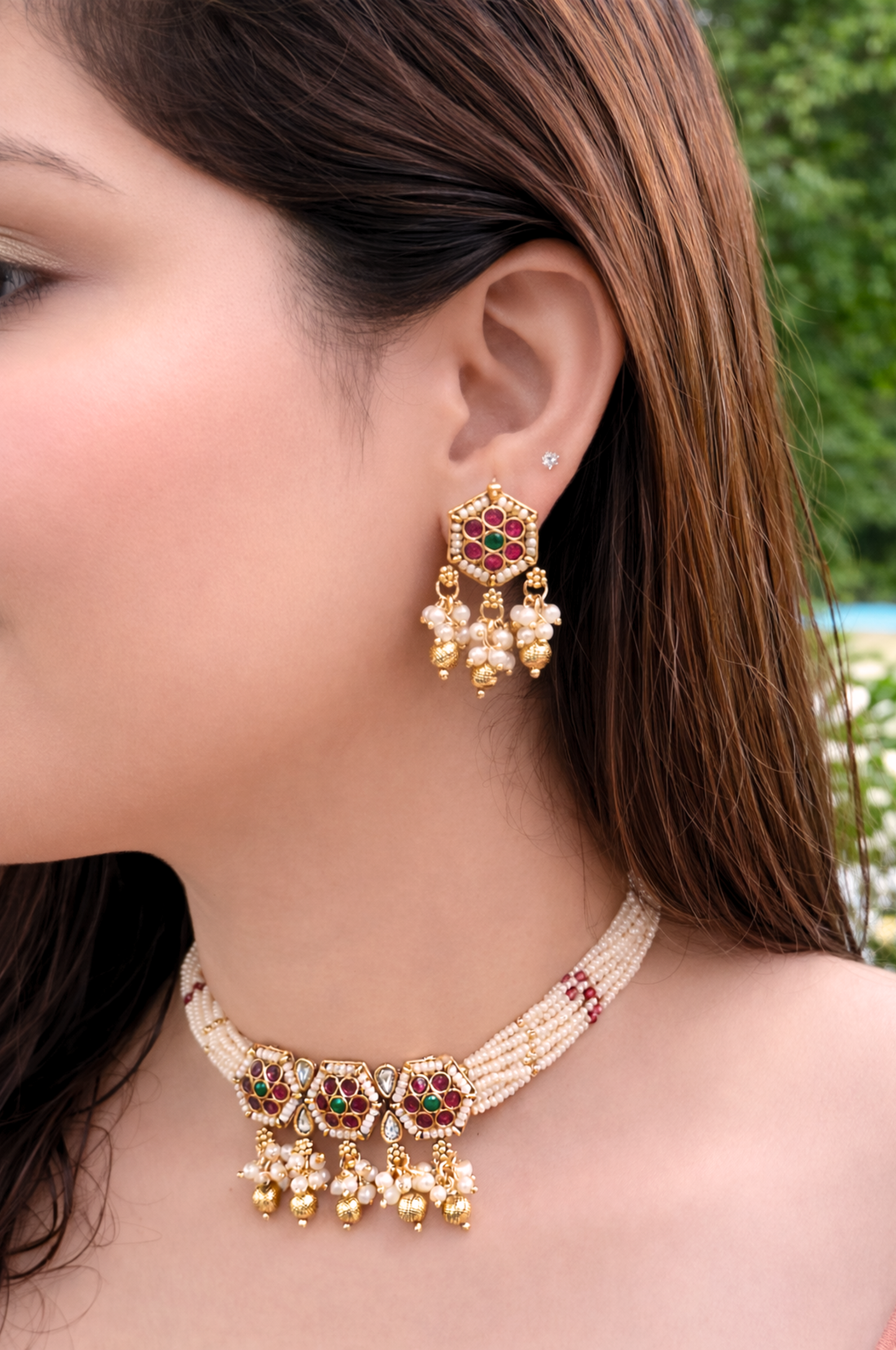 Pearl and Stone Motif Necklace Set